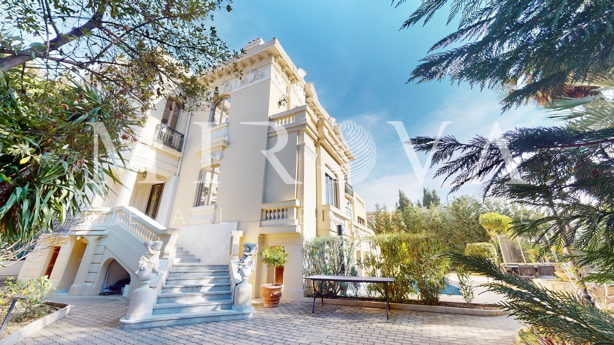 Magnifique villa belle époque de 433m² à Cimiez